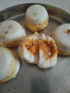 ઈડલી સરપાઈઝ સંભાર ઈડલી (Idli Surprise Sambhar Idli Recipe In Gujarati) રેસીપી મુખ્ય ફોટો