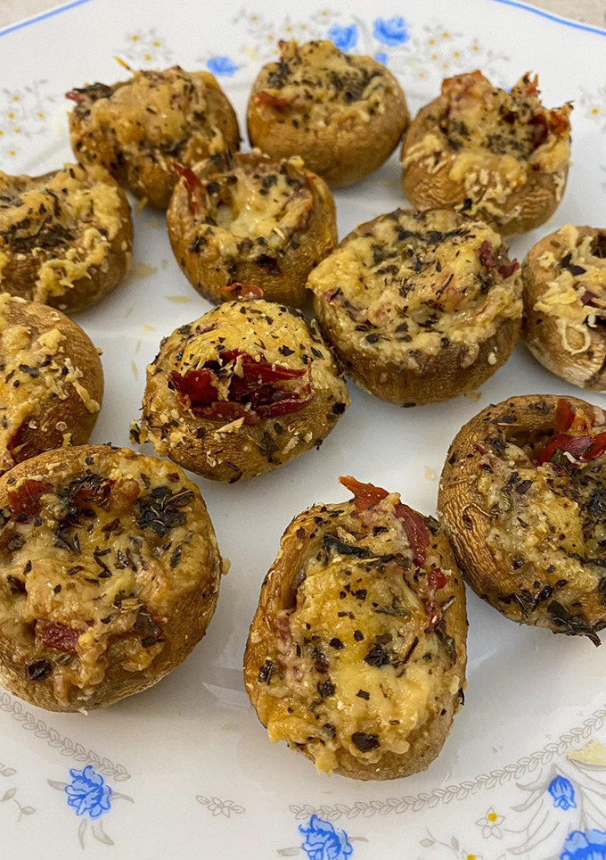 Una foto de Champiñones rellenos de jamón y queso airfryer