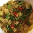 Kikil sapi dan buncis pedas