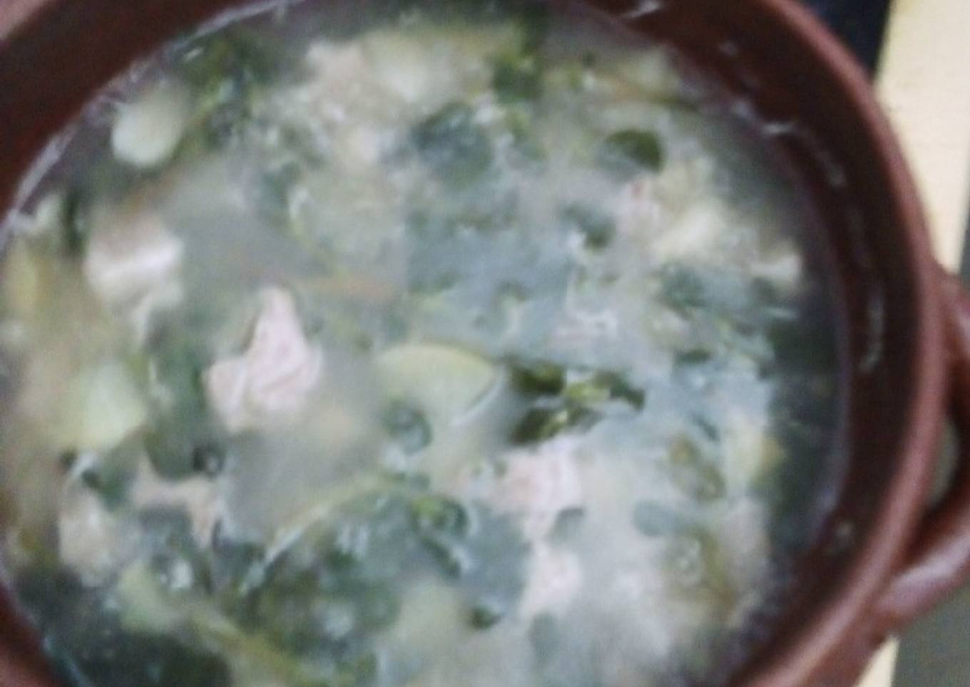 Caldo ranchero de verdolagas y cerdo el Ocote