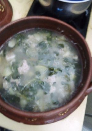 Una foto de Caldo ranchero de verdolagas y cerdo el Ocote