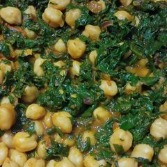 A picture of Chickpea saag.