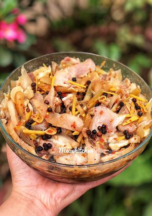 Hình của món Tai Mui Heo Ngâm Mắm Đường.