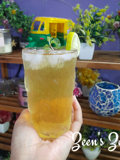 A picture of Passion Fruit Mocktail.