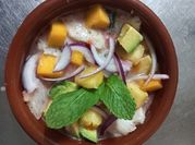 Una foto de merluza aguacate