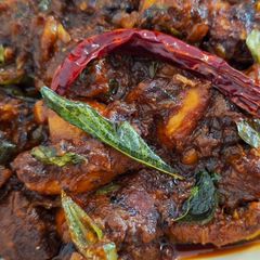 A picture of Spicy chicken curry.