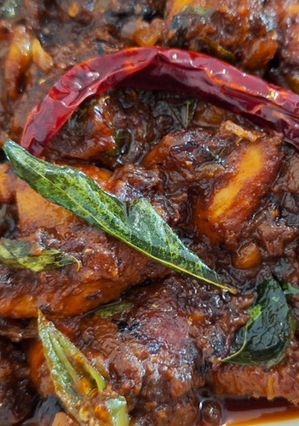A picture of Spicy chicken curry.