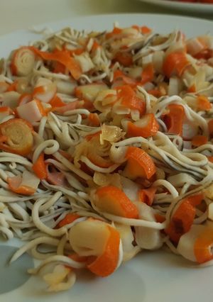 Una foto de Palitos de mar con gulas para 2 personas