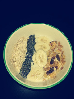 Una foto de Bowl de kéfir con fruta