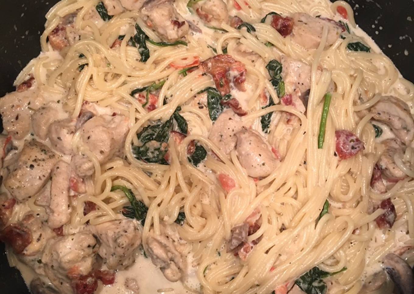 Chicken Spaghetti with Bacon, spinach, tomato, & mushrooms