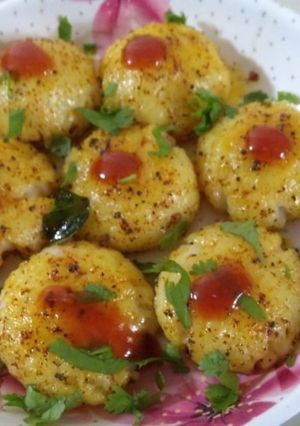 A picture of Poha cheese balls.