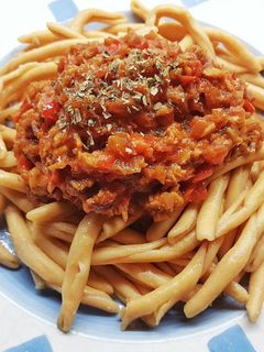 Una foto de Pasta Fileja Calabrese con Tonno all’arrabbiata