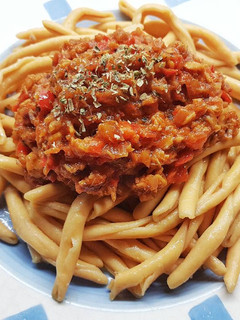Una foto de Pasta Fileja Calabrese con Tonno all’arrabbiata