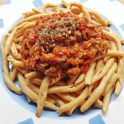 Pasta Fileja Calabrese con Tonno all'arrabbiata Receta de Johnny LIZARD-  Cookpad