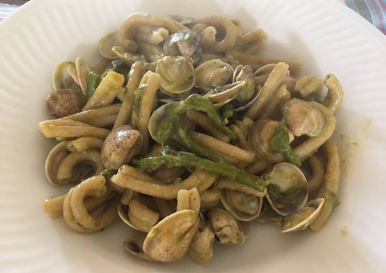 Pasta asparagi e vongole