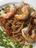 Spaghetti ai gamberi con pesto di pistacchi
