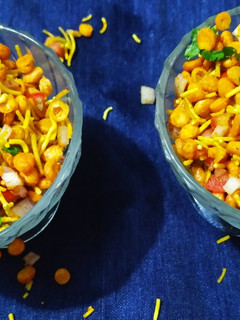 चटपटी चना दाल चाट (Chatpati chana dal chaat recipe in hindi) रेसिपी मुख्य फोटो