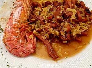 Una foto de Cazuela de calamares