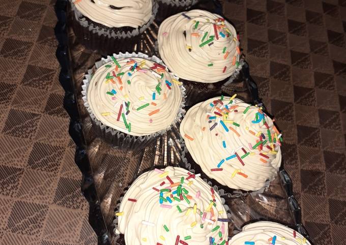 moist chocolate cream cupcakes♡ recipe main photo