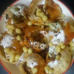 A picture of Dahi puri.
