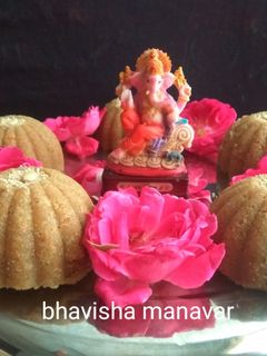 લાડુ (Ladoo Recipe In Gujarati) રેસીપી મુખ્ય ફોટો