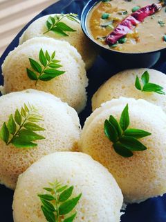 A picture of Instant Rava Idli.