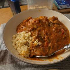 A picture of Chicken in vodka sauce.