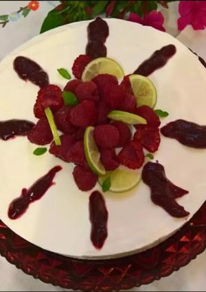 O poză a rețetei Cheesecake cu iaurt și zmeură.