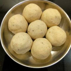 A picture of Rice Laddu.