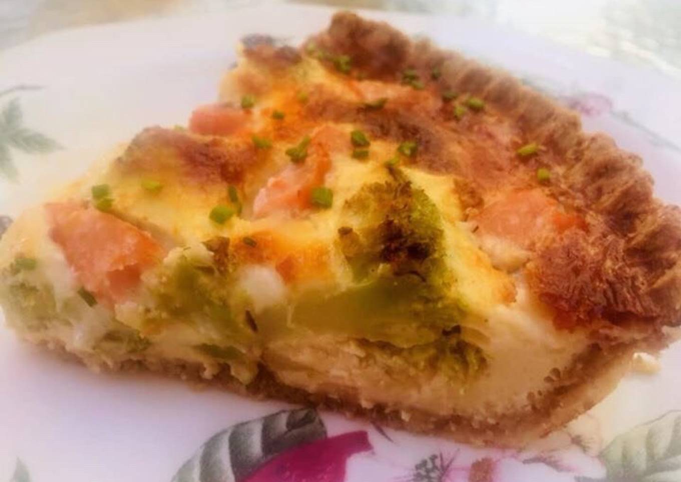 Quiche con base de avena, de brócoli y salmón (sin gluten, sin lactosa)