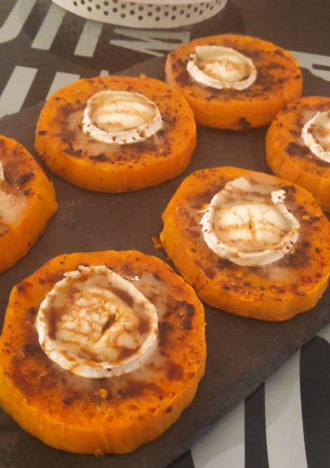 Una foto de Calabaza asada con queso y miel