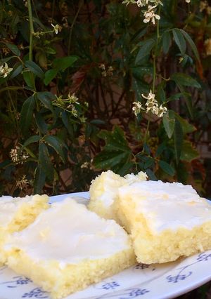 Una foto de Brownies de limón 🍋
