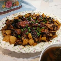 A picture of Roast Chicken Wings with Potatoes.