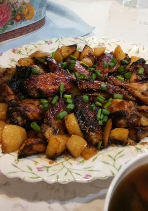 A picture of Roast Chicken Wings with Potatoes.