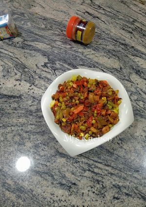 A picture of Sausage veggie sauce.