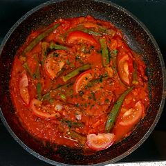 A picture of An Eastern Mediterranean dish Okra & Tomatoes and spice 😋.