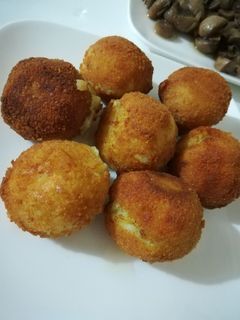 صورة لوصفة كرات البطاطا باللحم والجبن