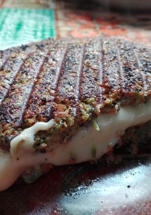 Una foto de Sándwich de brócoli y zanahoria