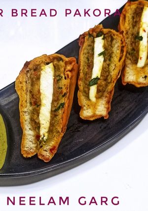 पनीर ब्रेड पकौड़ा (paneer bread pakoda recipe in Hindi) रेसिपी मुख्य फोटो