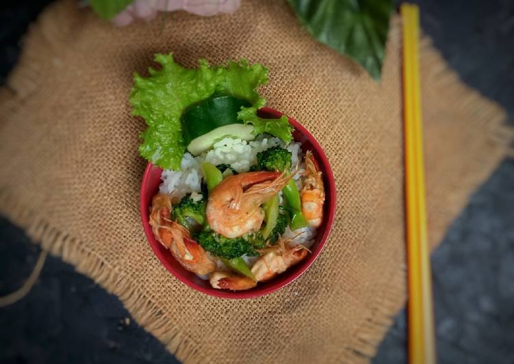 Rice Bowl Udang Brokoli Saus Tiram