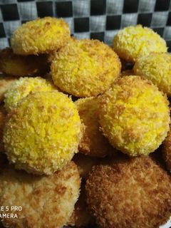 कोकोनट कुकीज (Coconut Cookies Recipe In Hindi) रेसिपी मुख्य फोटो