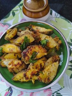 ஸ்பைசி வாழைக்காய் (Spicy vaazhaikkaai recipe in tamil) செய்முறை முக்கிய புகைப்படம்