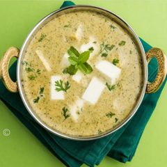 A picture of Methi Malai paneer.