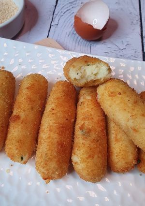A picture of Crocchè di Patate (Potato Croquettes).