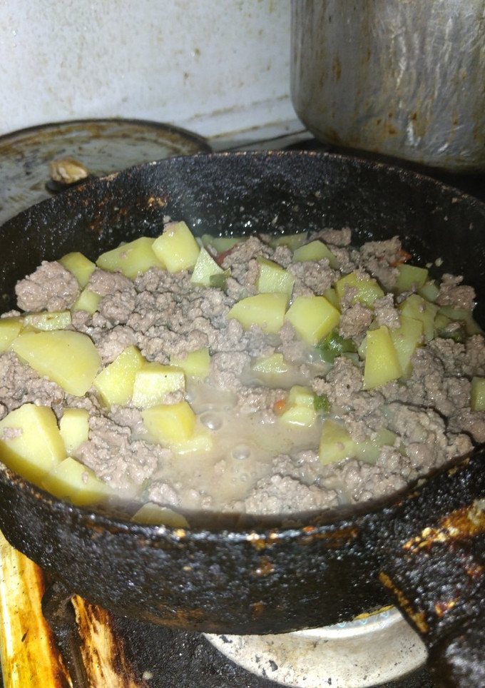 Una foto de Picadillo de pavo a lo cubano