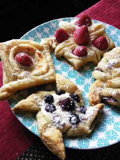 A picture of Cheese Danish.