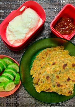 A picture of Zucchini Broccoli Paratha.