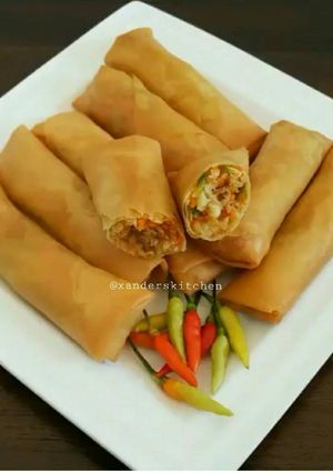 A picture of Vegetable and Dried Shrimp Spring Rolls.