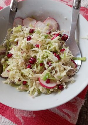 Una foto de Ensalada de repollo verde