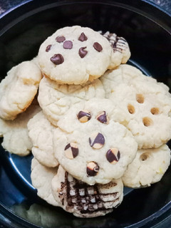 A picture of Melt in Mouth Butter Cookies.